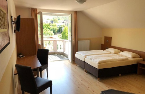 Wintrich Hotel | Hotel & Restaurant Brühler Hof