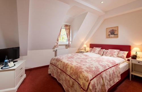 Neckarzimmern Hotel | Hotel-Restaurant Burg Hornberg
