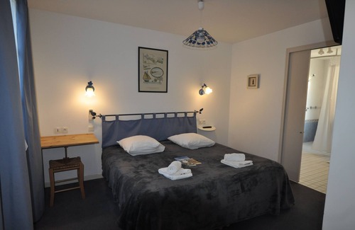 Les Portes-en-Re Hotel | Hotel Restaurant L'Emeraude