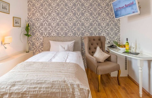 Wasserlos Hotel | Hotel-Restaurant Krone