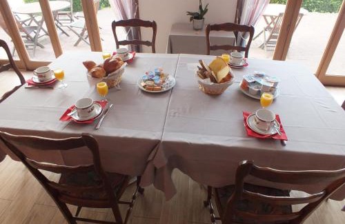 Peyrat-de-Bellac Hotel | Hotel Restaurant Le Manguier