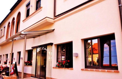 Auersthal Hotel | Hotel-Restaurant-Vinothek Felix Sommer