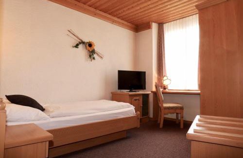 Breitenbach Hotel | Hotel-Restaurant Weisses Kreuz
