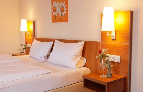 Rottendorf Hotel | Hotel-Restaurant Zum Kirschbaum