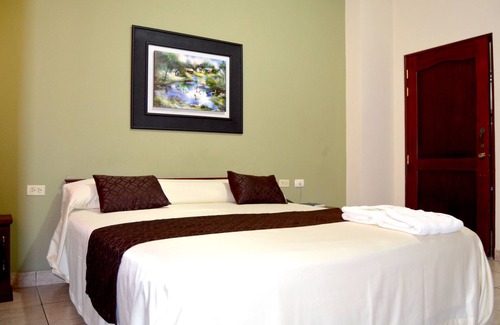 Huaquillas Hotel | Hotel Restaurante LA HABANA