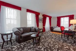 Fond du Lac Hotel | Hotel Retlaw, Trademark Collection by Wyndham