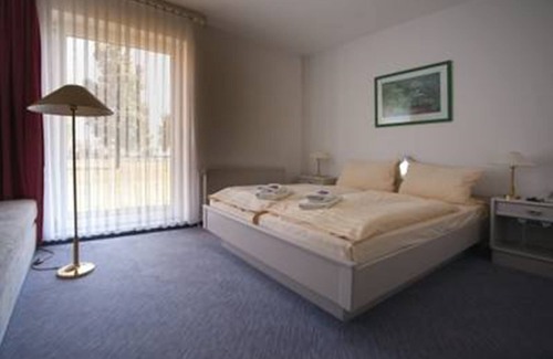 Stavenhagen Hotel | Hotel Reutereiche GmbH