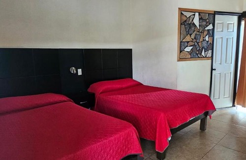 La Barca Hotel | HOTEL REVOLUCION