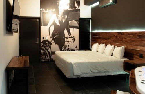 Avenida Revolucion Hotel | HOTEL RIO RITA