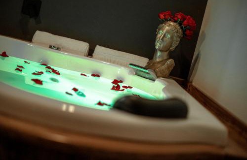 Avenida Revolucion Hotel | HOTEL RIO RITA