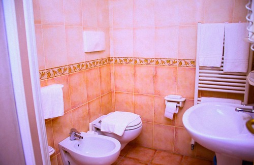 Varallo Pombia Hotel | Hotel Ristorante La Perla