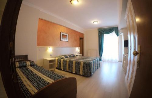 Torre Cajetani Hotel | Hotel Ristorante La Ripa