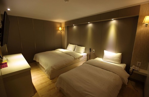 Namwon Hotel | Hotel River