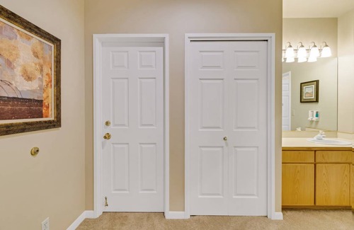 Century West Hotel | Hotel ∙ River Ridge 328B