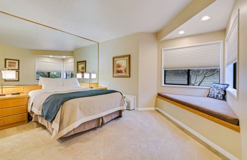 Century West Hotel | Hotel ∙ River Ridge 328B