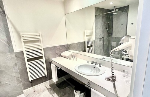 Roiano-Gretta-Barcola-Cologna-Scorcola Hotel | Hotel Riviera & Maximilians