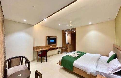 Puri Hotel | Hotel ROCKBAY, Puri Swimming-pool, near-sea-beach-and-temple fully-air-conditioned-hotel with-lift-and-parking-facility - 4