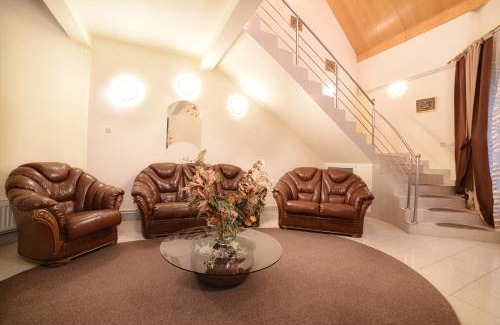 Izvin Hotel | Hotel Roco