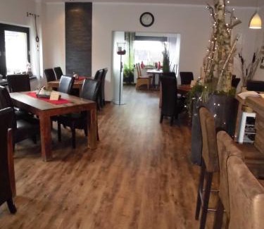 Kommerscheidt Hotel | Hotel Roeb