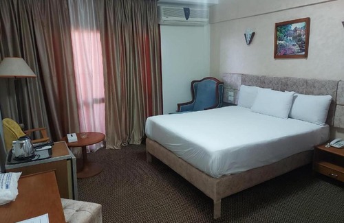 Suez Bed & Breakfast | Hotel Room Sea View -Sweiz Museum