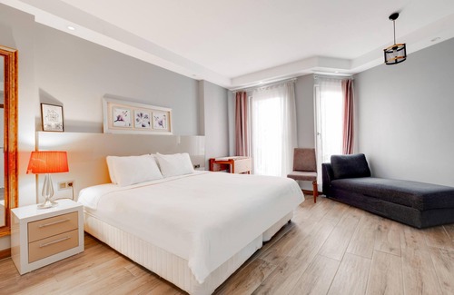 Cekirge Mahallesi House | Hotel Room w Balcony and Shared Terrace in Bursa