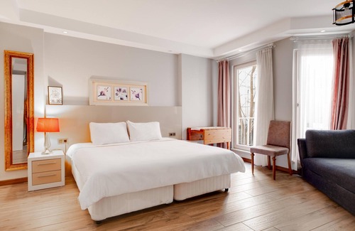 Cekirge Mahallesi House | Hotel Room w Balcony and Shared Terrace in Bursa