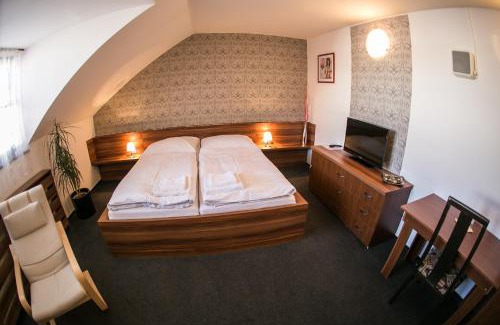 Breclav Hotel | Hotel ROSE Břeclav