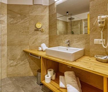 Villabassa Hotel | Hotel Rose