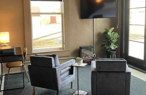 Rossville House | Hotel Rossville offering modern 2 bedroom 2 bath