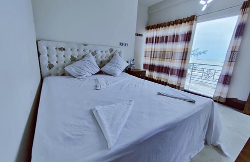 Saint Martin's Island Hotel | Hotel Royal Beach & Restaurant