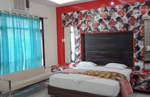 Varanasi Hotel | Hotel Royal Country Club