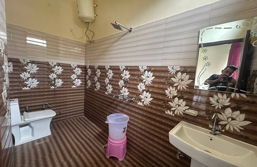 Uttarkashi Hotel | Hotel Royal Sainik