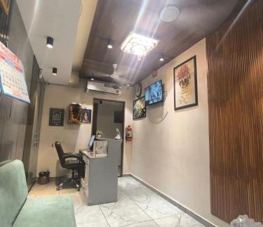 Vastrapur Hotel | Hotel Royal Villa