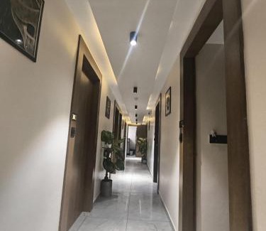 Vastrapur Hotel | Hotel Royal Villa
