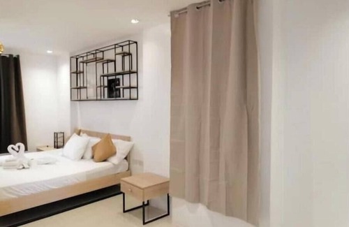 Baler Hotel | Hotel Rupert A -Deluxe Suite King Bedroom