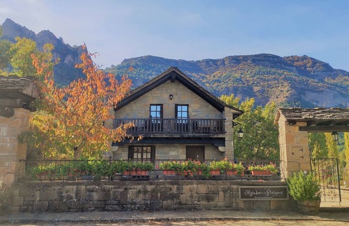 Santa Cruz De La Seros House | Hotel Rural El Mirador de los Pirineos