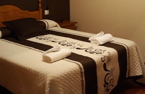 Pesquera de Ebro Hotel | Hotel Rural El Arco