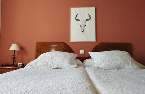 Cuevas del Becerro Hotel | Hotel Rural El Castillejo