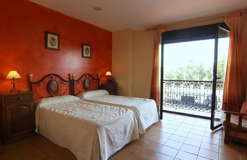 Tejeda de Tietar Hotel | Hotel Rural Hojaranzos