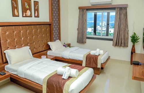 Wadgaon Hotel | Hotel S K Executive