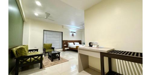 Dapoli Hotel | Hotel Sadhana Executive