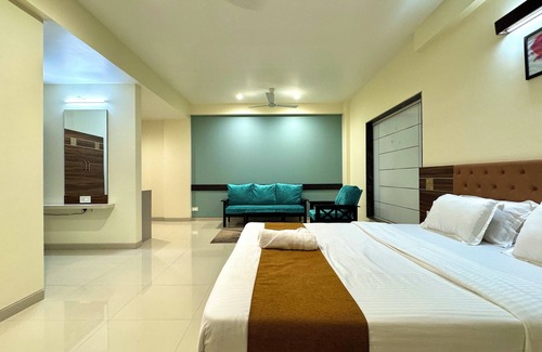Gavhe Hotel | Hotel Sadhana Executive
