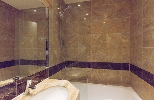 Saint-Thomas-d'Aquin Hotel | Hotel Saint Germain