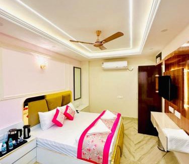 Jangpura Hotel | Hotel Samrat Residency 10 Mints Walking Distance Nizamuddin Railway Station