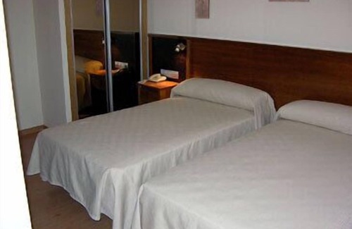San Cibrao Das Vinas Hotel | Hotel San Cibrao