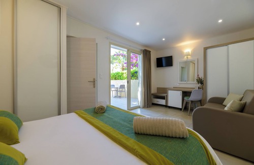 Penta-di-Casinca Hotel | Hotel San Pellegrino