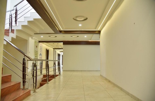 Dhuva Hotel | Hotel Savera Inn