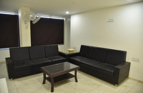 Dhuva Hotel | Hotel Savera Inn