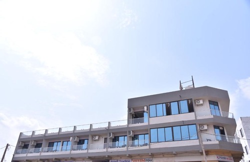 Dhuva Hotel | Hotel Savera Inn