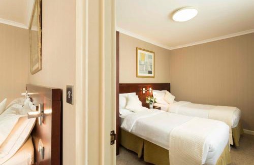 St. Helier Hotel | Hotel Savoy